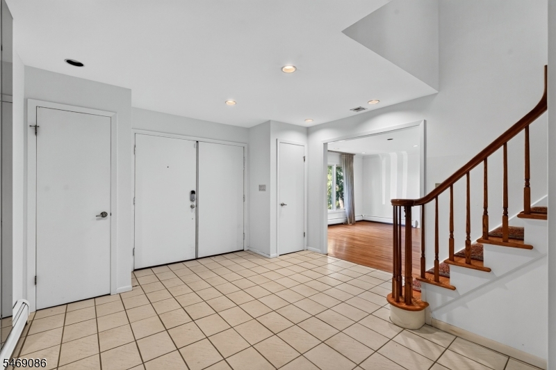 832 Creslyn Court Union NJ 07083