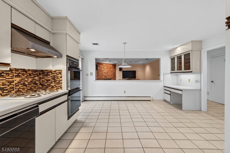 832 Creslyn Court Union NJ 07083