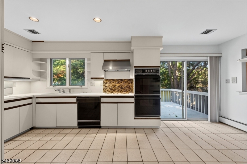832 Creslyn Court Union NJ 07083