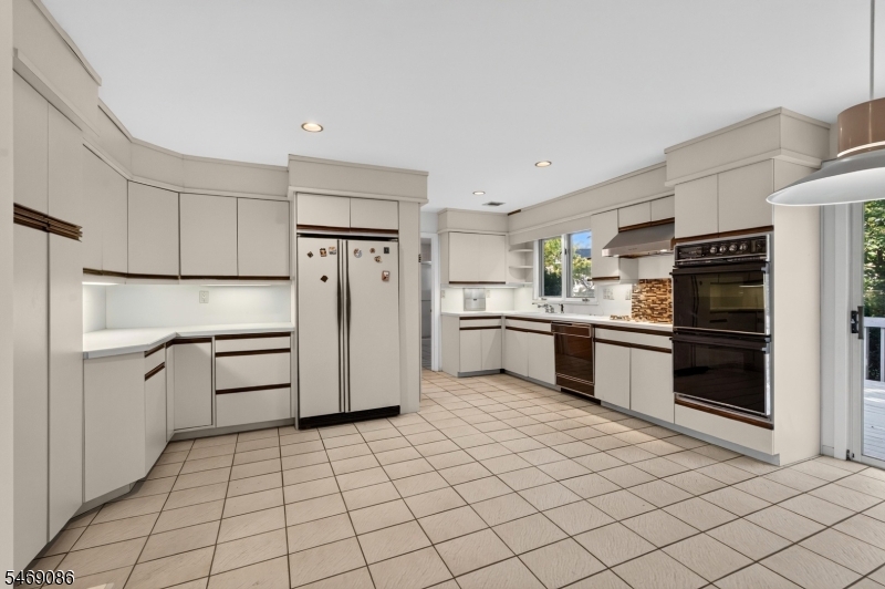 832 Creslyn Court Union NJ 07083