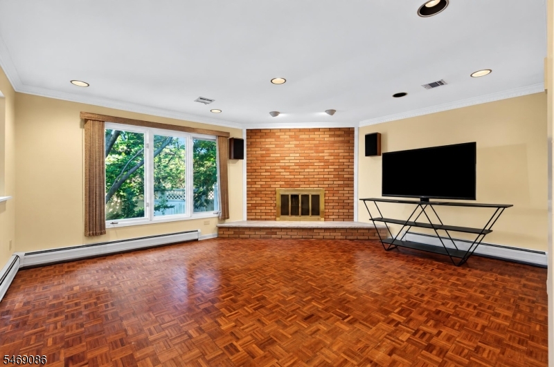 832 Creslyn Court Union NJ 07083