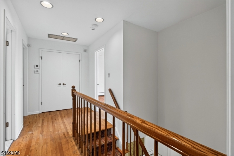 832 Creslyn Court Union NJ 07083