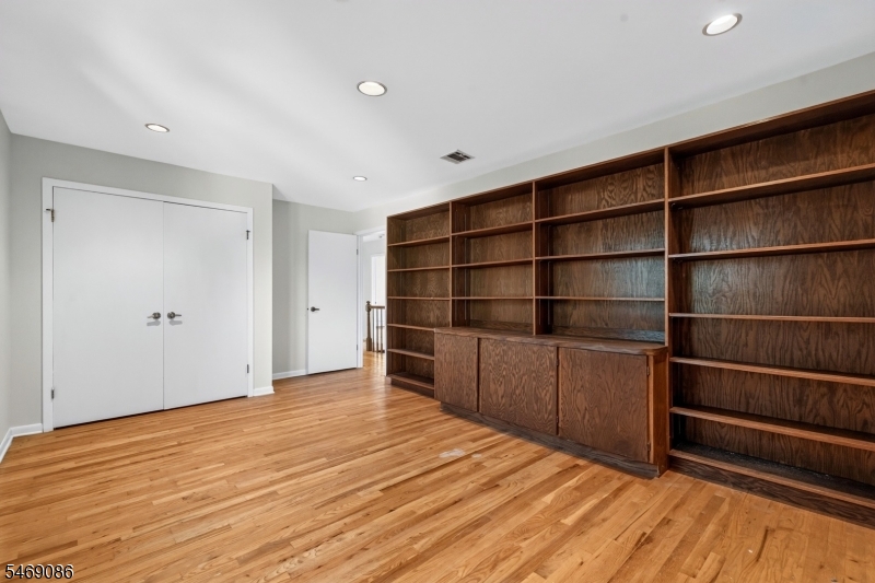 832 Creslyn Court Union NJ 07083