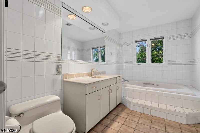 832 Creslyn Court Union NJ 07083