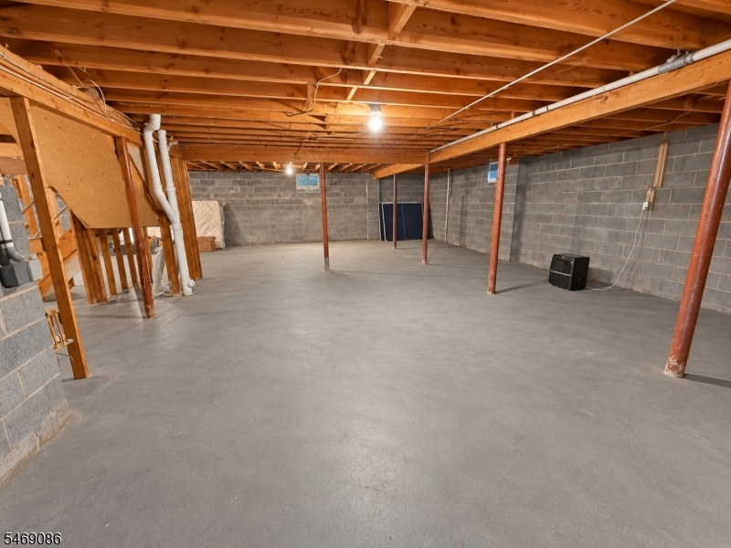 832 Creslyn Court Union NJ 07083