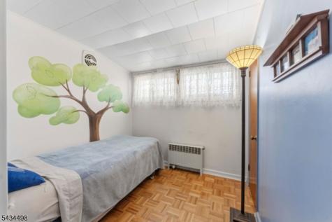 24 Robertson Road West Orange NJ 07052