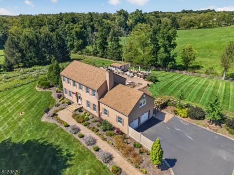 6 Pinewood Road Holland NJ 08848