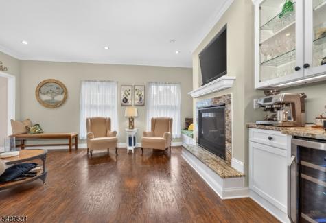 6 Pinewood Road Holland NJ 08848