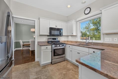 6 Pinewood Road Holland NJ 08848