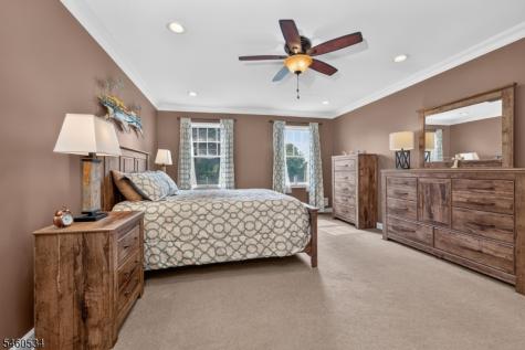 6 Pinewood Road Holland NJ 08848