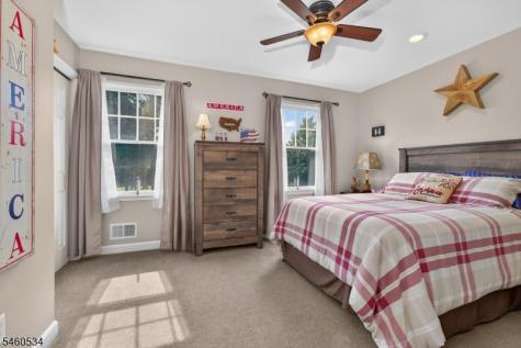 6 Pinewood Road Holland NJ 08848