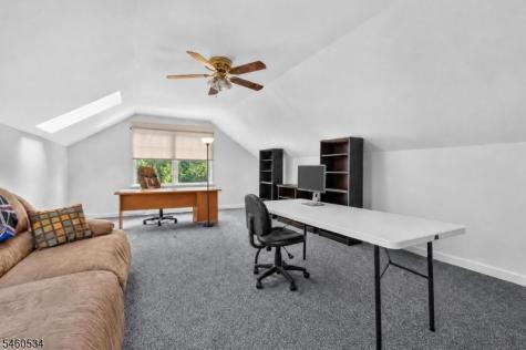6 Pinewood Road Holland NJ 08848