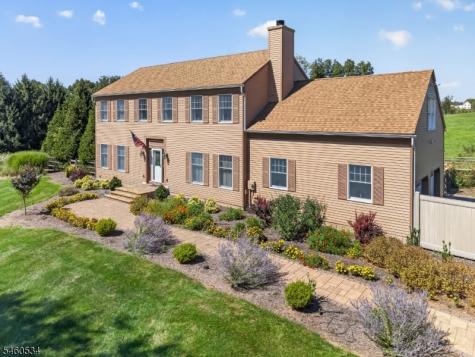 6 Pinewood Road Holland NJ 08848