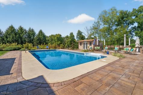 6 Pinewood Road Holland NJ 08848