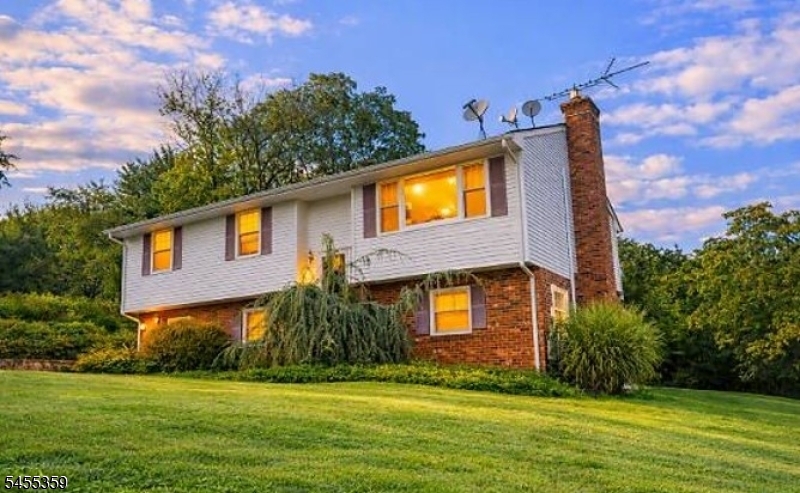 12 Studer Road Clinton NJ 08809