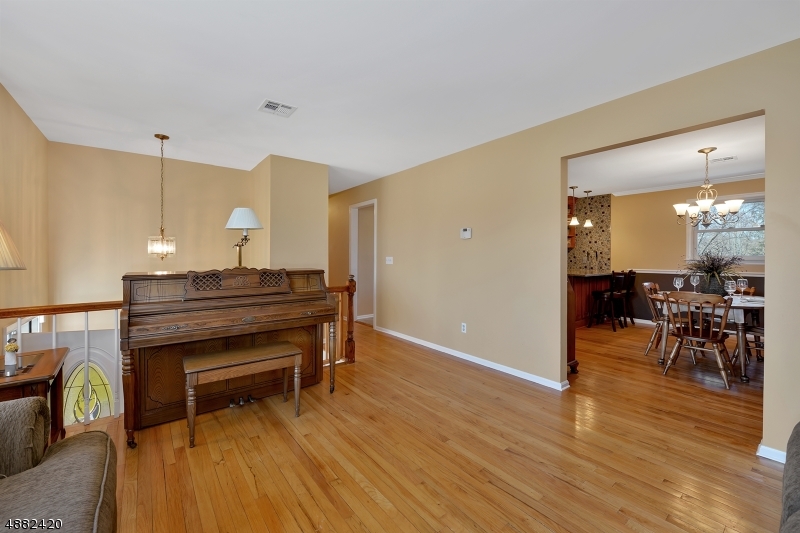 12 Studer Road Clinton NJ 08809