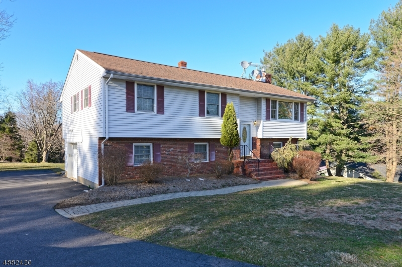 12 Studer Road Clinton NJ 08809