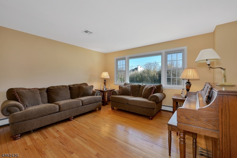 12 Studer Road Clinton NJ 08809