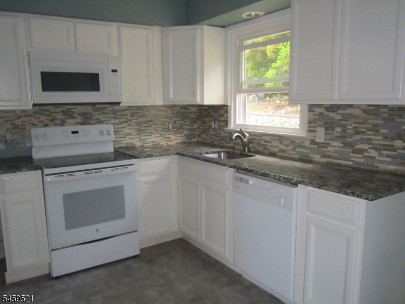 322 Squaw Trail Hopatcong NJ 07821