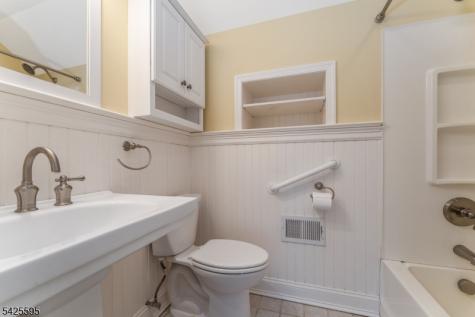 296 Andersen Road Holland NJ 08848