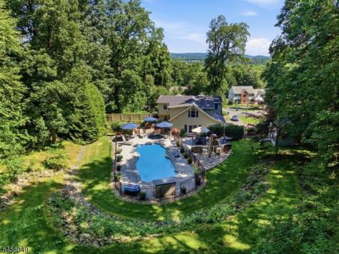70 Old Mountain Road Clinton NJ 08833
