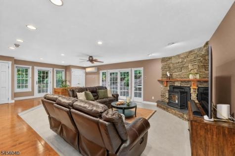 70 Old Mountain Road Clinton NJ 08833