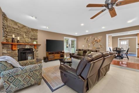 70 Old Mountain Road Clinton NJ 08833