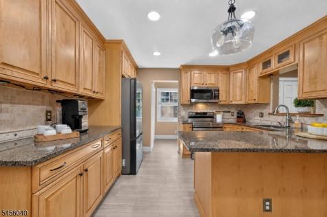 70 Old Mountain Road Clinton NJ 08833