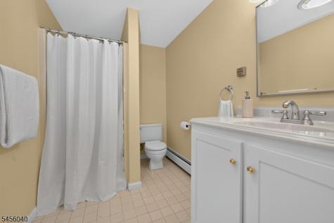 70 Old Mountain Road Clinton NJ 08833