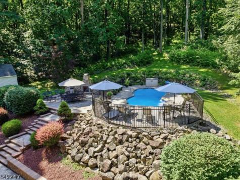 70 Old Mountain Road Clinton NJ 08833