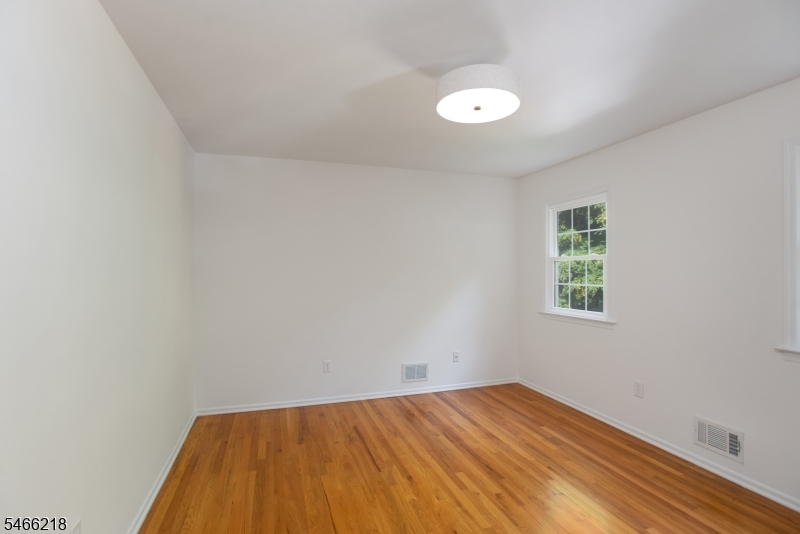 15 Quill Pen Way Warren NJ 07059