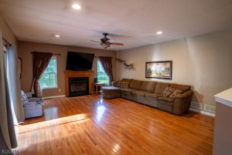 24 Shippen Ridge Oxford NJ 07863
