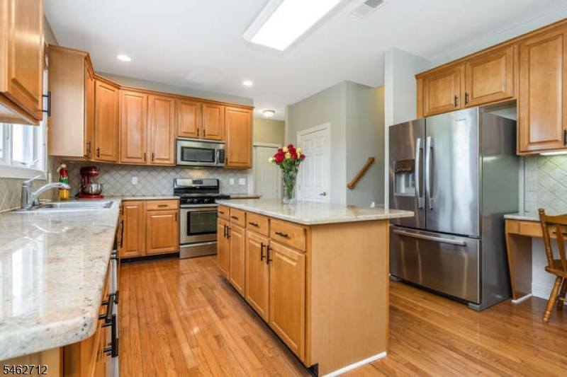 81 Crestview Drive Clinton NJ 08809