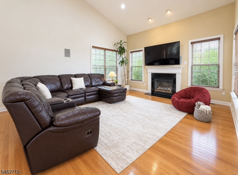 81 Crestview Drive Clinton NJ 08809