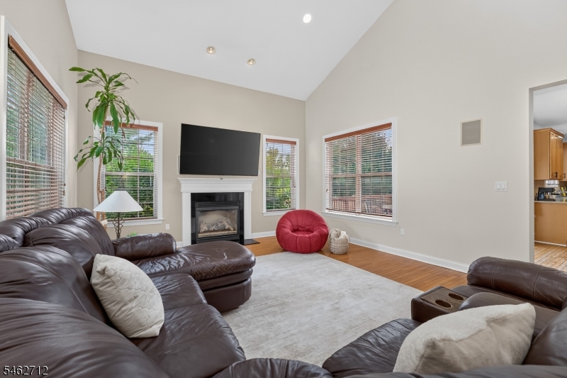 81 Crestview Drive Clinton NJ 08809