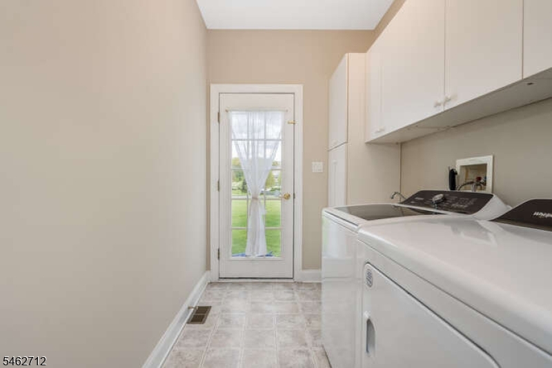 81 Crestview Drive Clinton NJ 08809