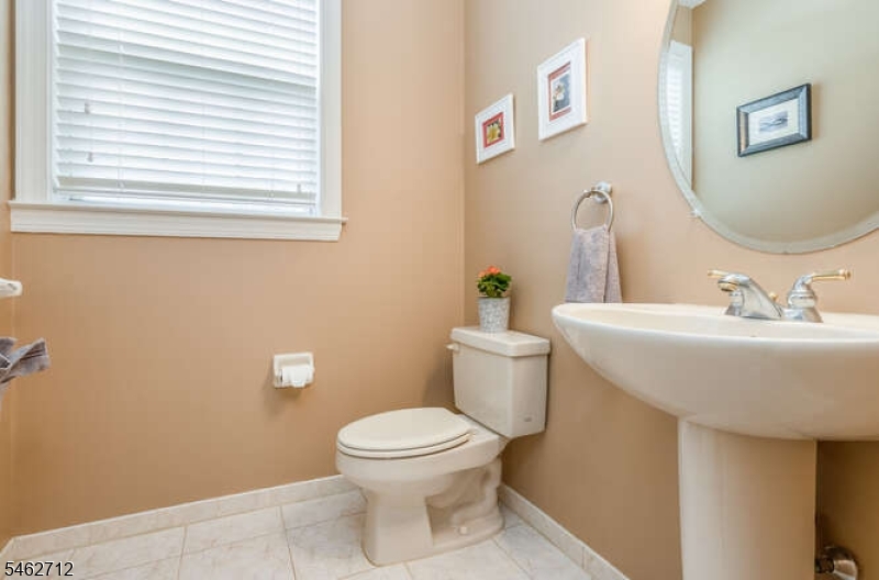 81 Crestview Drive Clinton NJ 08809