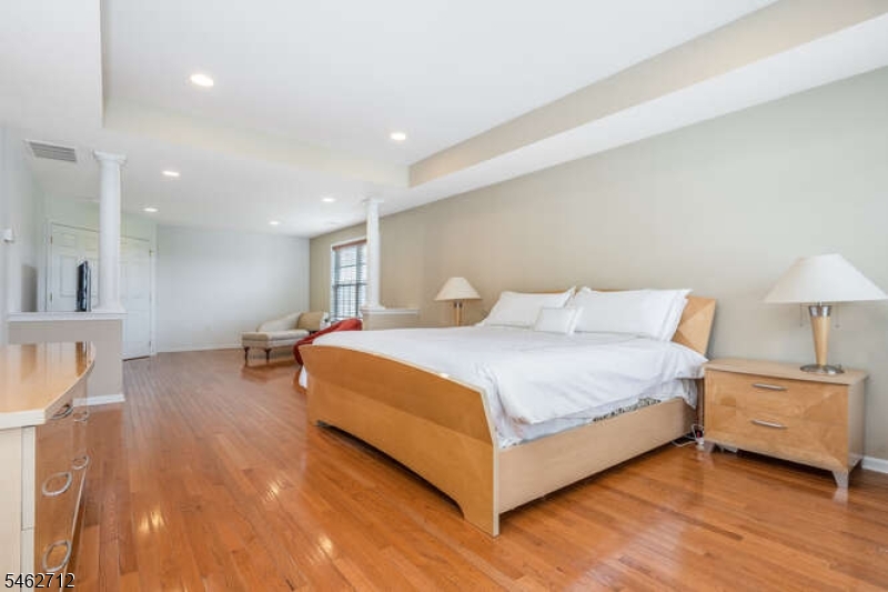81 Crestview Drive Clinton NJ 08809