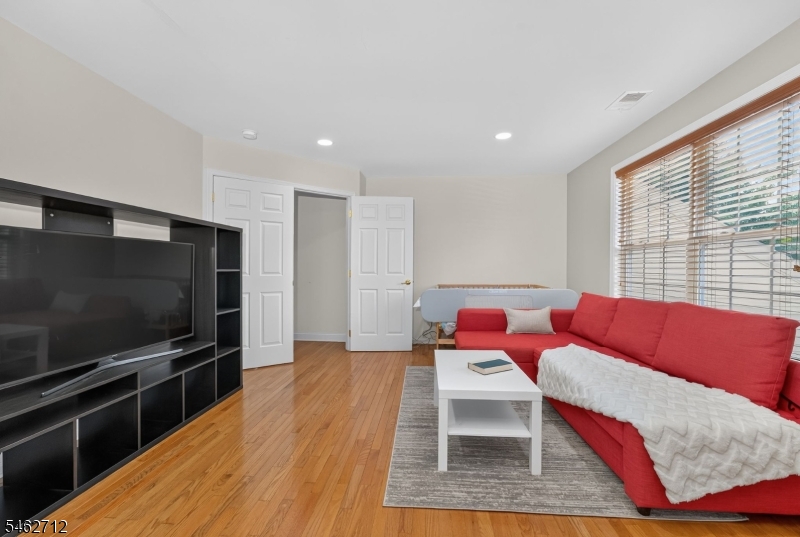 81 Crestview Drive Clinton NJ 08809