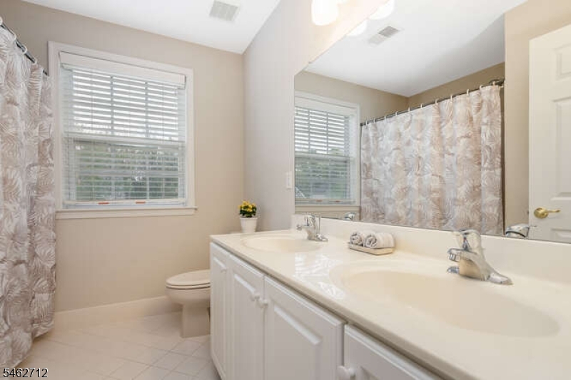 81 Crestview Drive Clinton NJ 08809