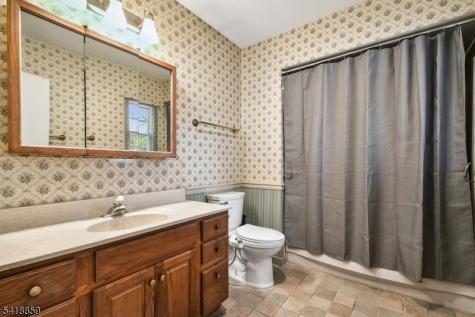 248 Appletree Lane Mountainside NJ 07092