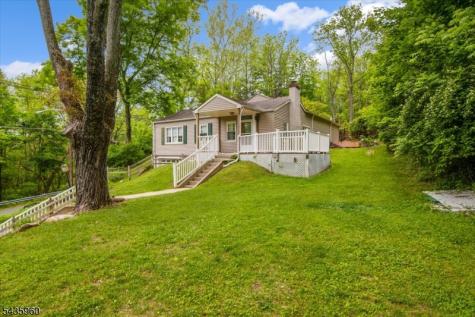 16 High Street Blairstown NJ 07825