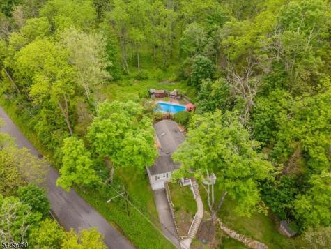 16 High Street Blairstown NJ 07825