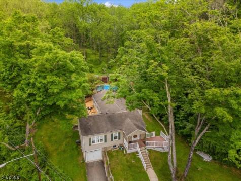 16 High Street Blairstown NJ 07825