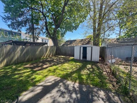 11 Lentz Place Irvington NJ 07111