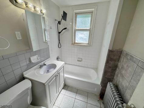 11 Lentz Place Irvington NJ 07111
