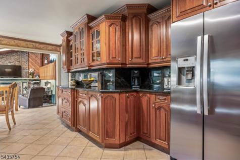 54 Eileen Way Edison NJ 08837