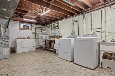 54 Eileen Way Edison NJ 08837