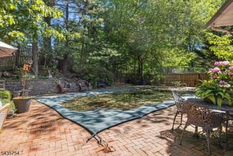 54 Eileen Way Edison NJ 08837