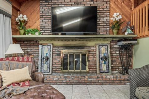 54 Eileen Way Edison NJ 08837